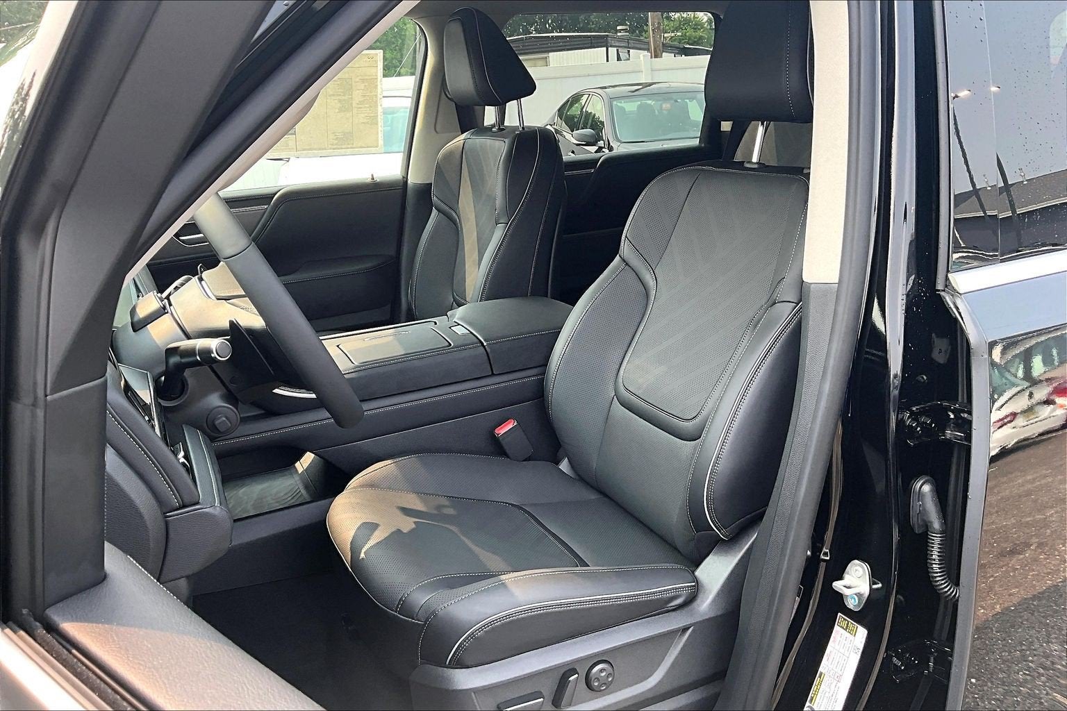 2027 INFINITI QX80 Luxe 4WD