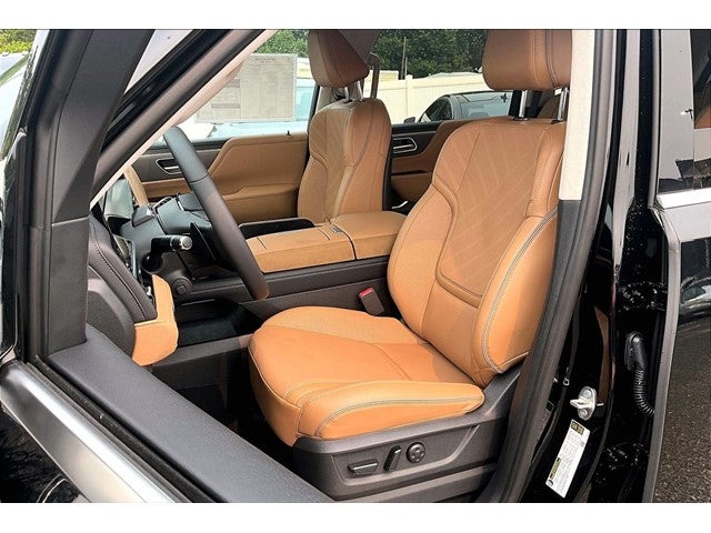 2027 INFINITI QX80 Luxe 4WD