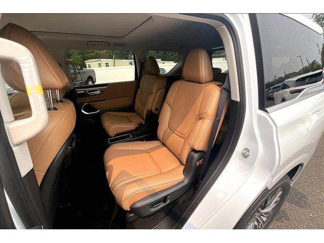 2027 INFINITI QX80 Luxe 4WD