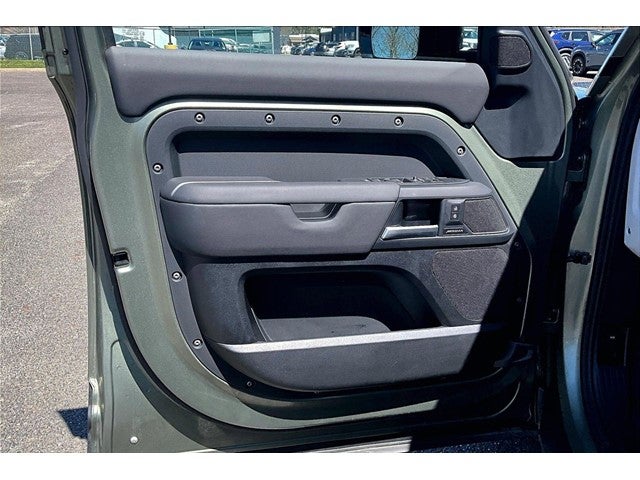 2025 Land Rover Defender S