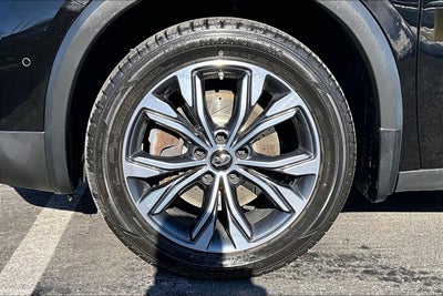 2018 INFINITI QX30 ESSENTIAL