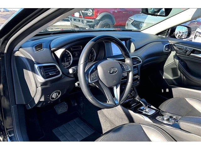 2018 INFINITI QX30 ESSENTIAL