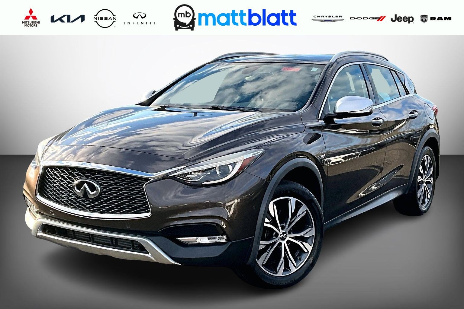 2017 INFINITI QX30 Premium