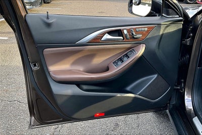 2017 INFINITI QX30 Premium AWD