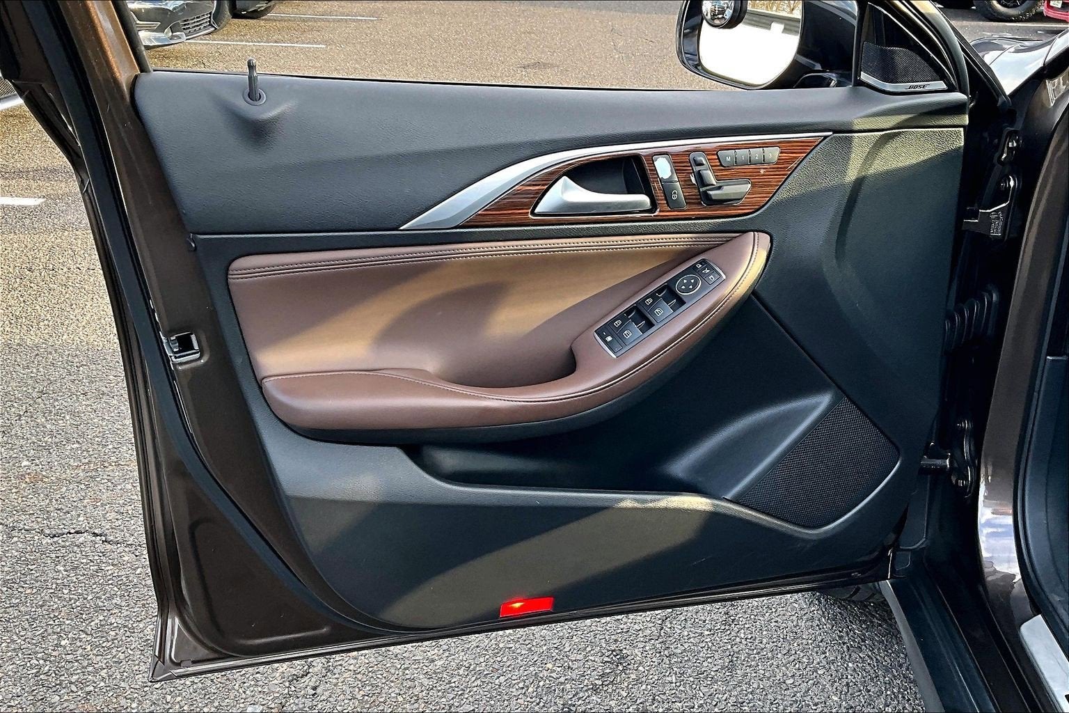 2017 INFINITI QX30 Premium AWD