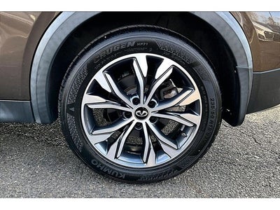 2017 INFINITI QX30 Premium AWD