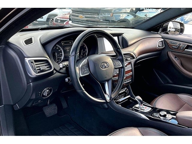 2017 INFINITI QX30 Premium AWD