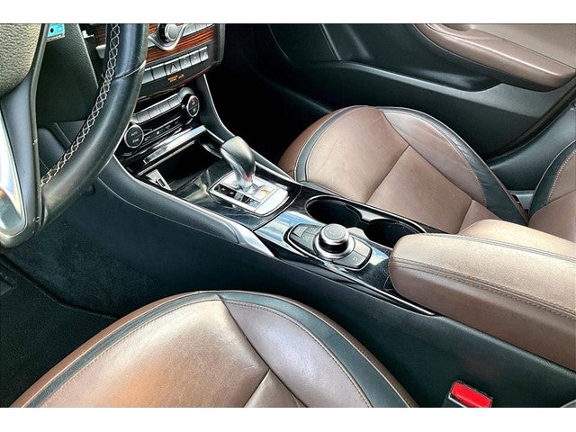 2017 INFINITI QX30 Premium AWD