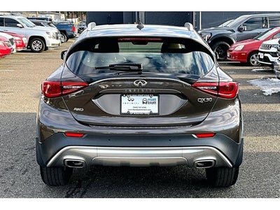 2017 INFINITI QX30 Premium AWD
