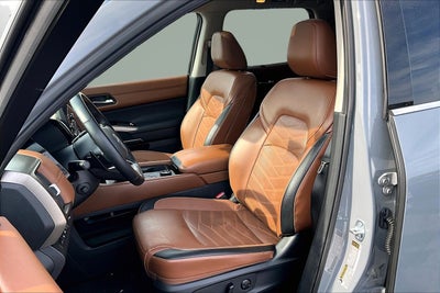 2025 Nissan Pathfinder Platinum