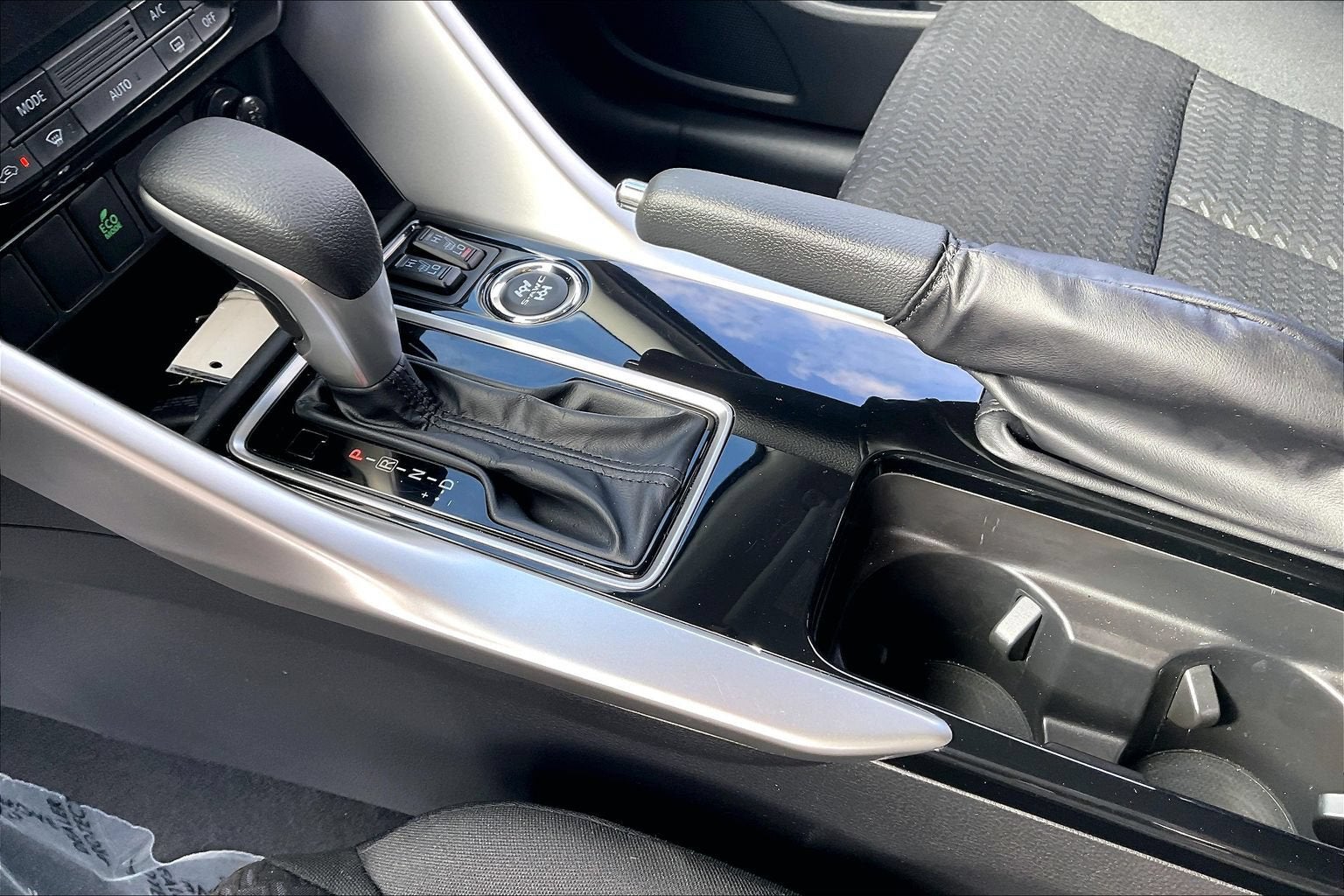 2024 Mitsubishi Eclipse Cross LE