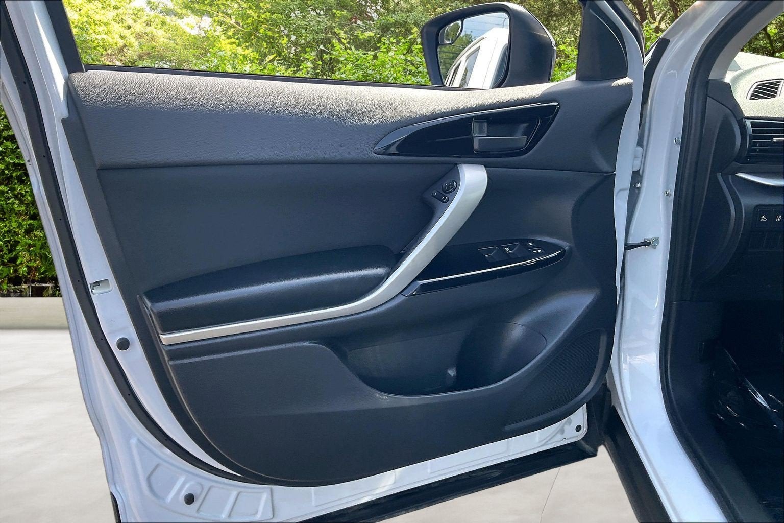 2023 Mitsubishi Eclipse Cross LE