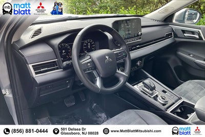 2023 Mitsubishi Outlander SE