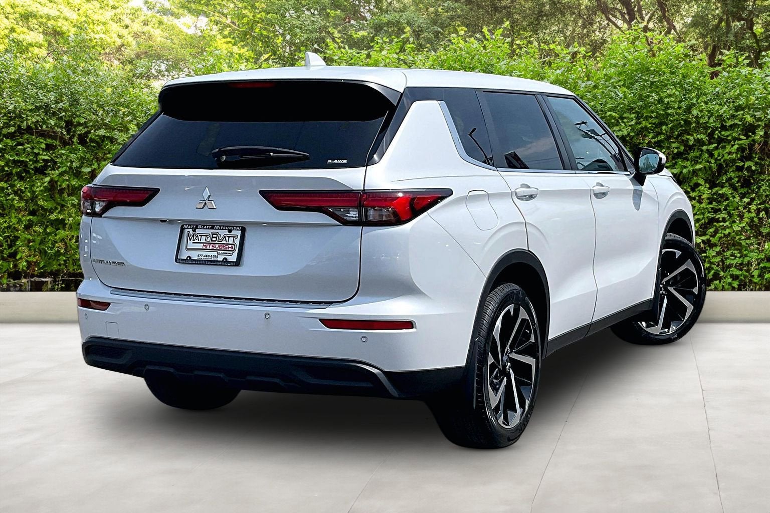 2022 Mitsubishi Outlander ES