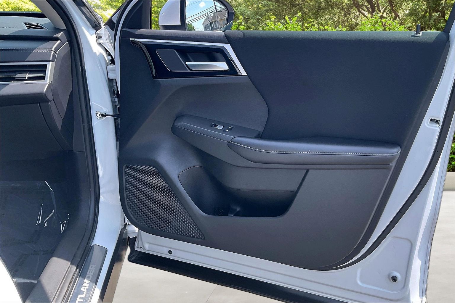 2022 Mitsubishi Outlander ES