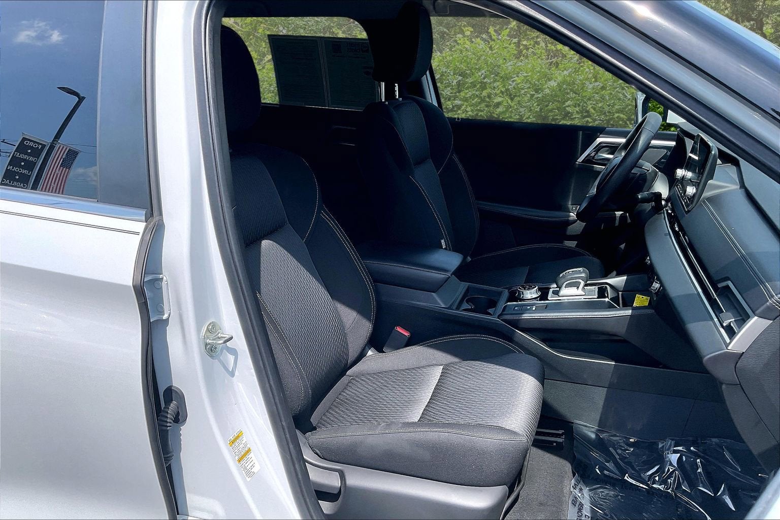 2022 Mitsubishi Outlander ES