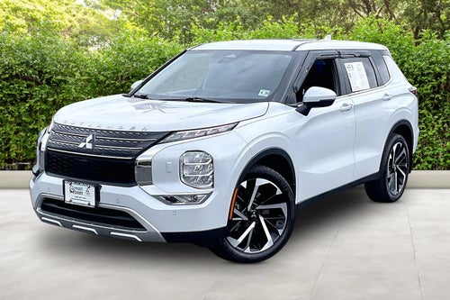 2023 Mitsubishi Outlander SE