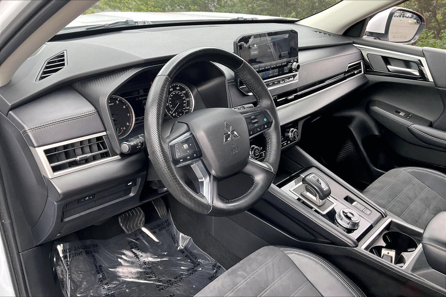 2023 Mitsubishi Outlander SE