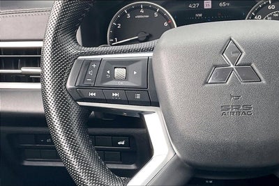 2023 Mitsubishi Outlander SE