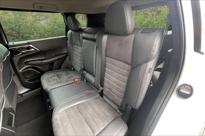2023 Mitsubishi Outlander SE