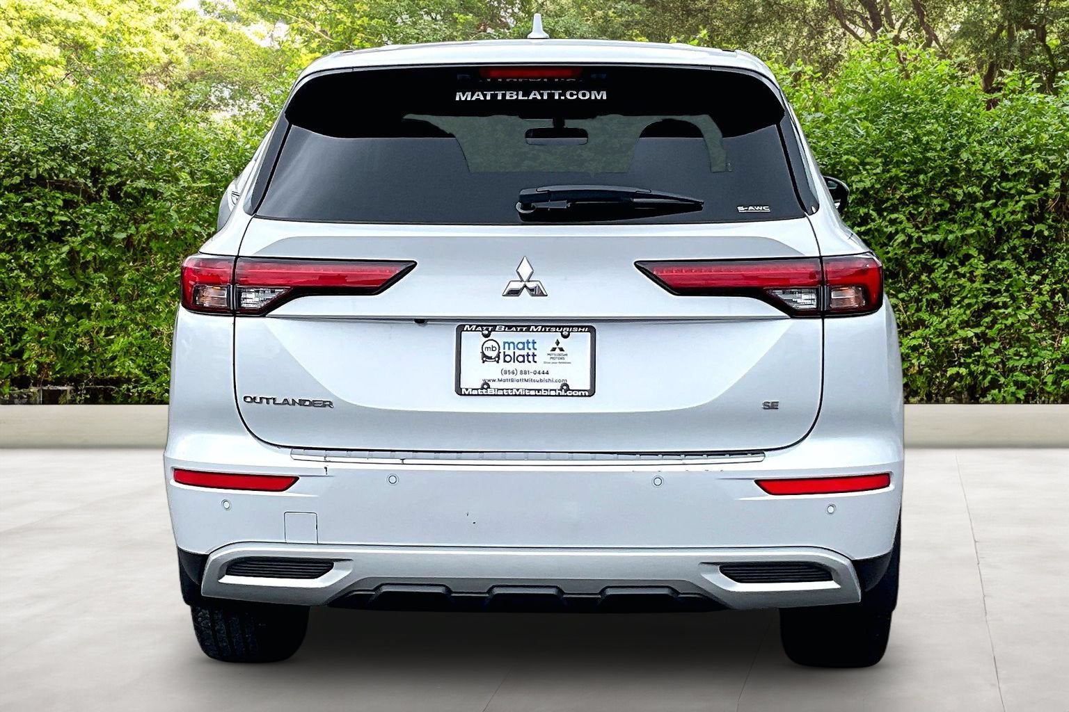 2023 Mitsubishi Outlander SE