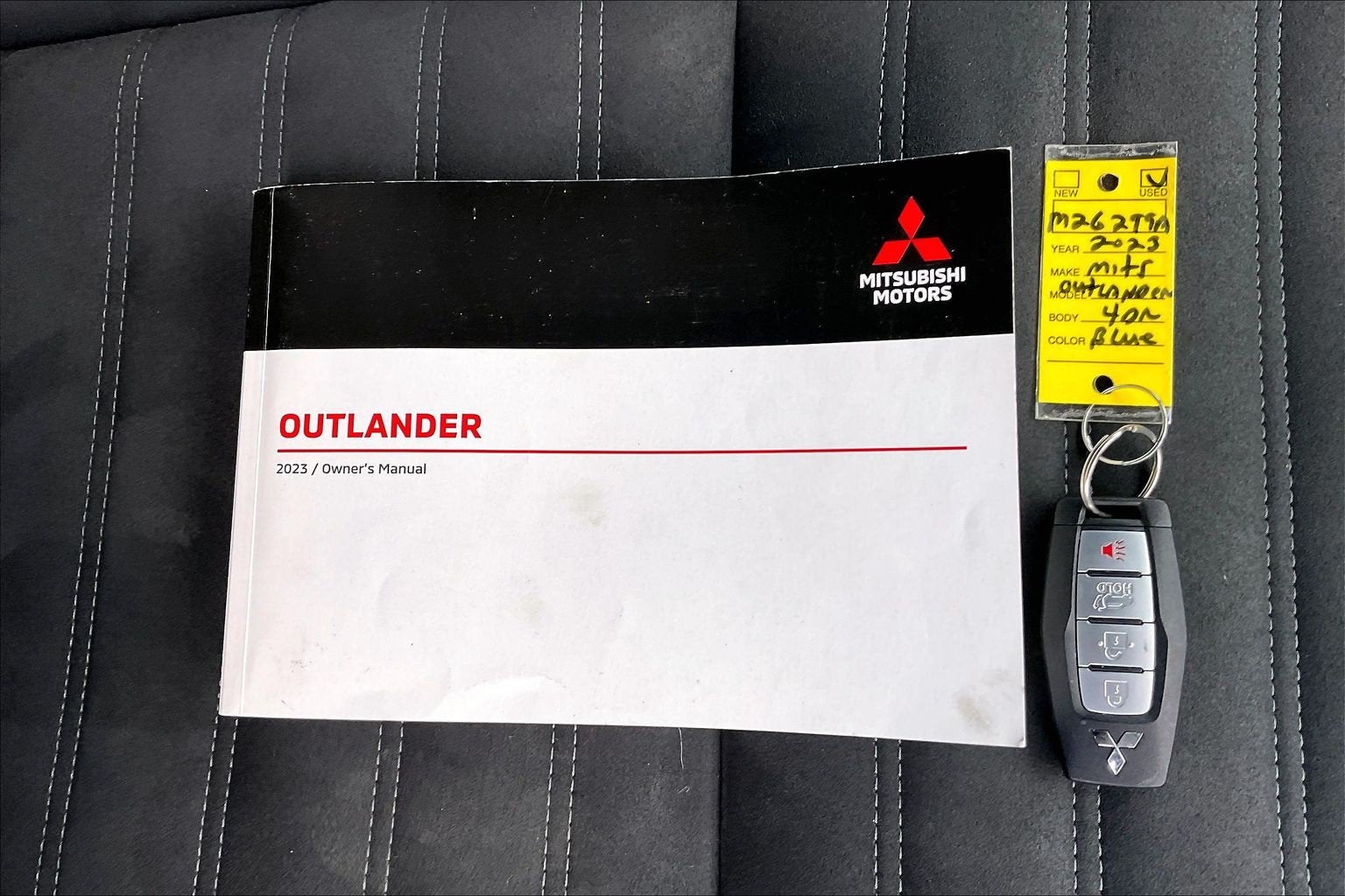 2023 Mitsubishi Outlander SE