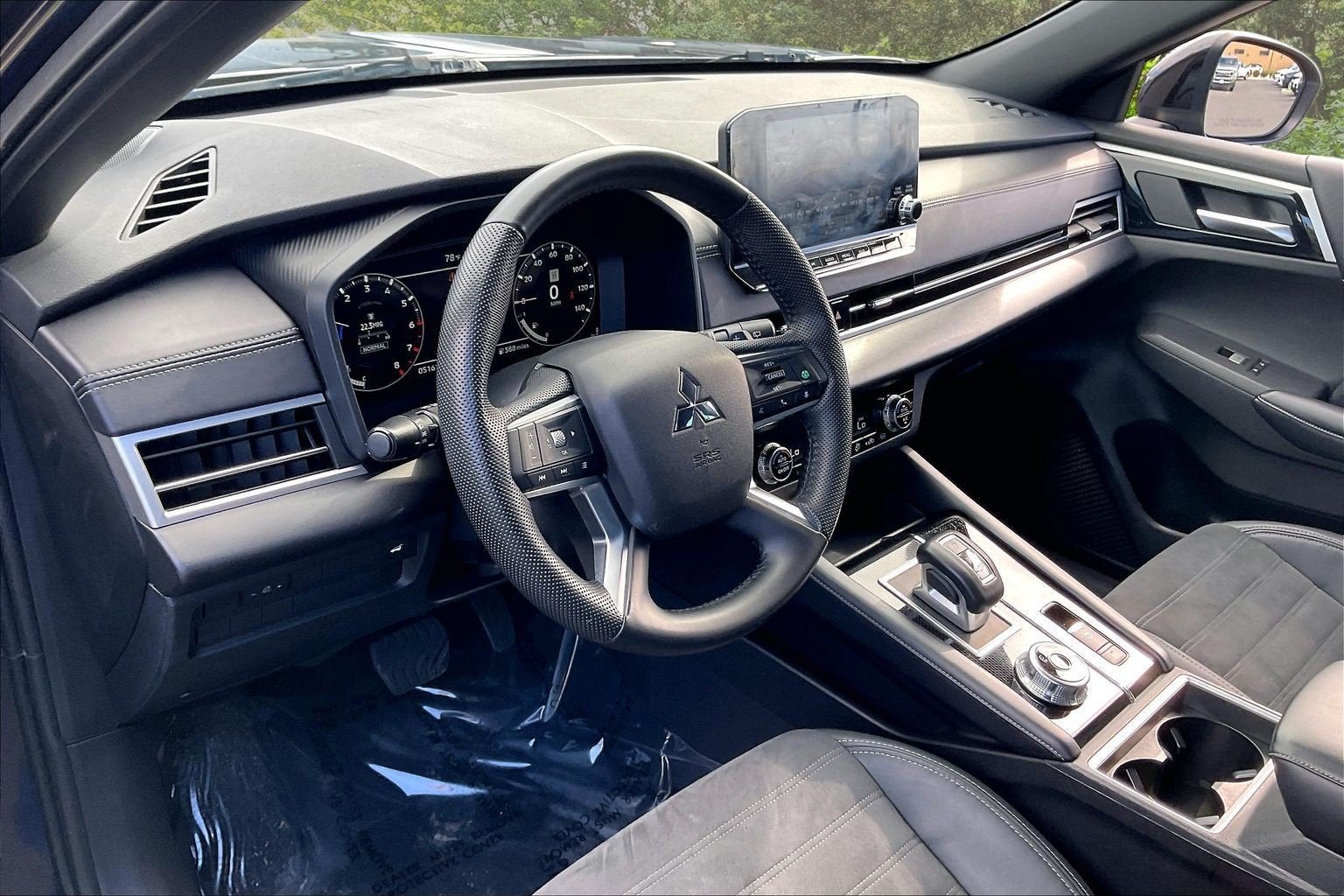 2023 Mitsubishi Outlander SE
