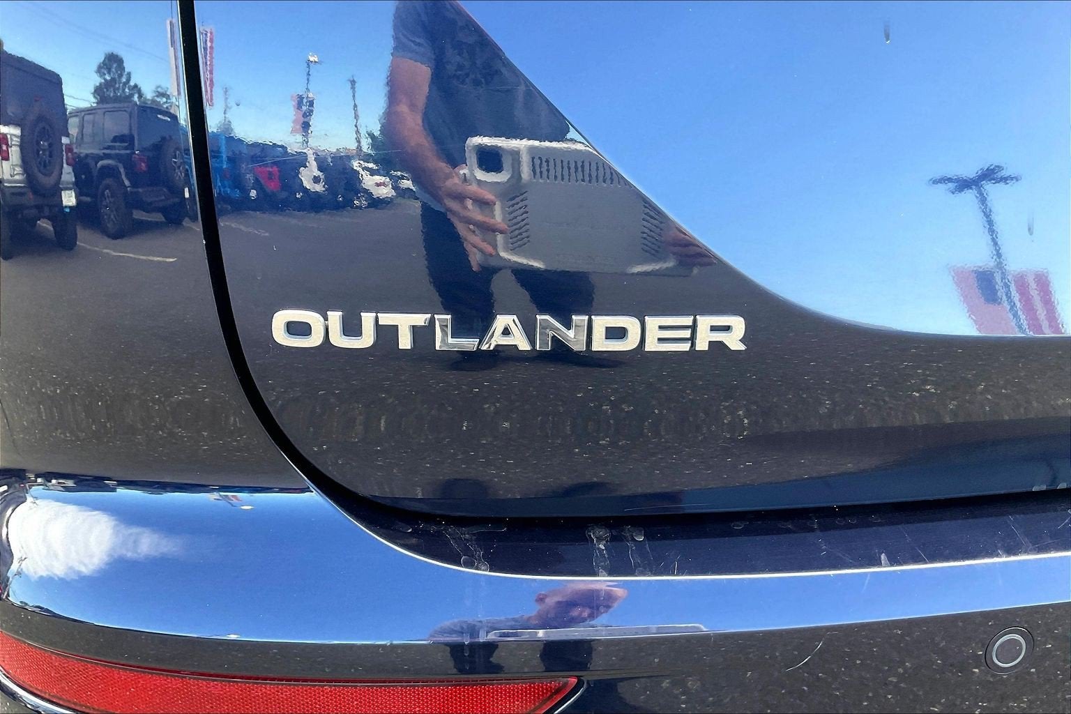 2023 Mitsubishi Outlander SE
