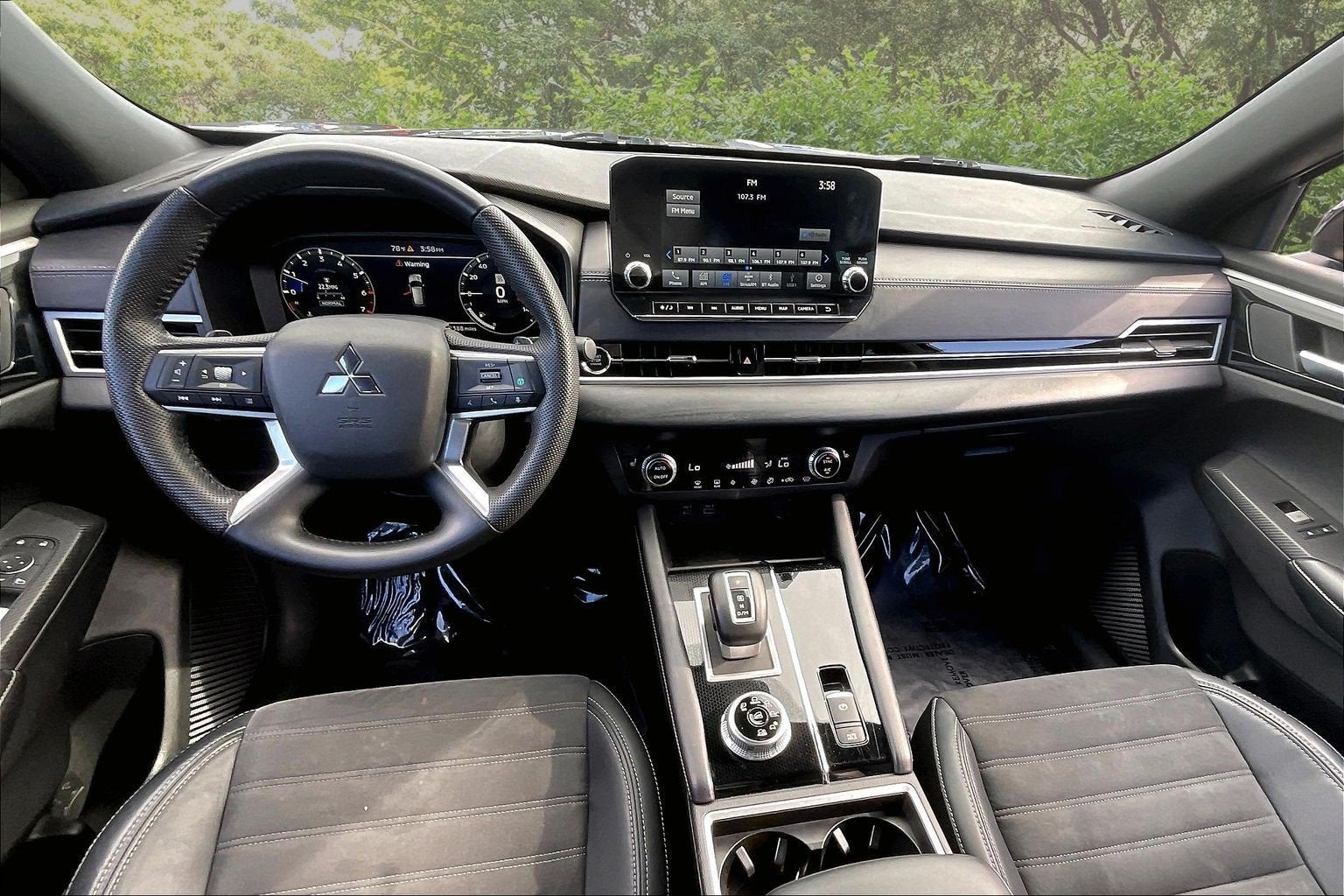 2023 Mitsubishi Outlander SE