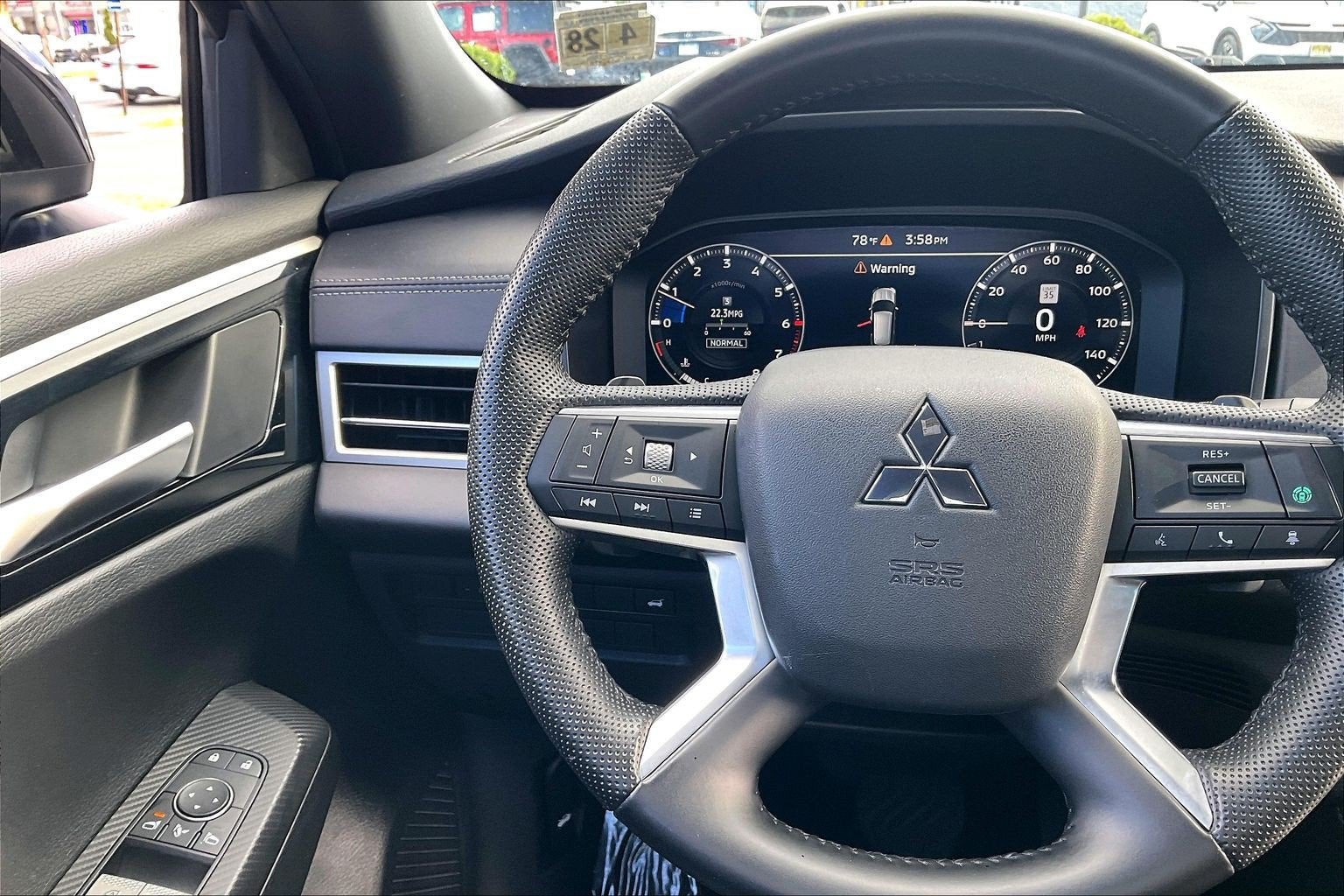2023 Mitsubishi Outlander SE