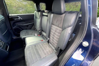 2023 Mitsubishi Outlander SE