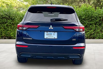 2023 Mitsubishi Outlander SE