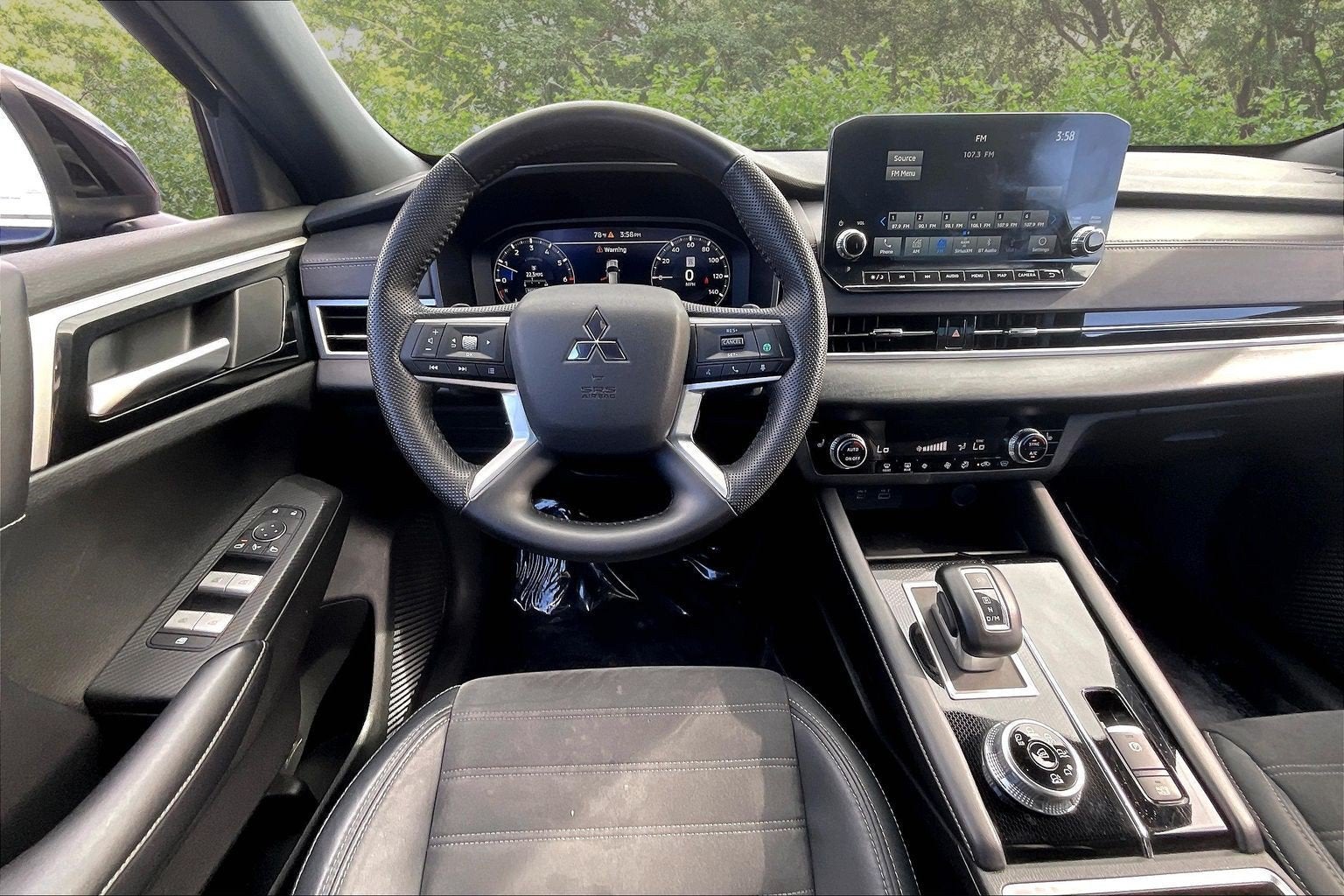 2023 Mitsubishi Outlander SE