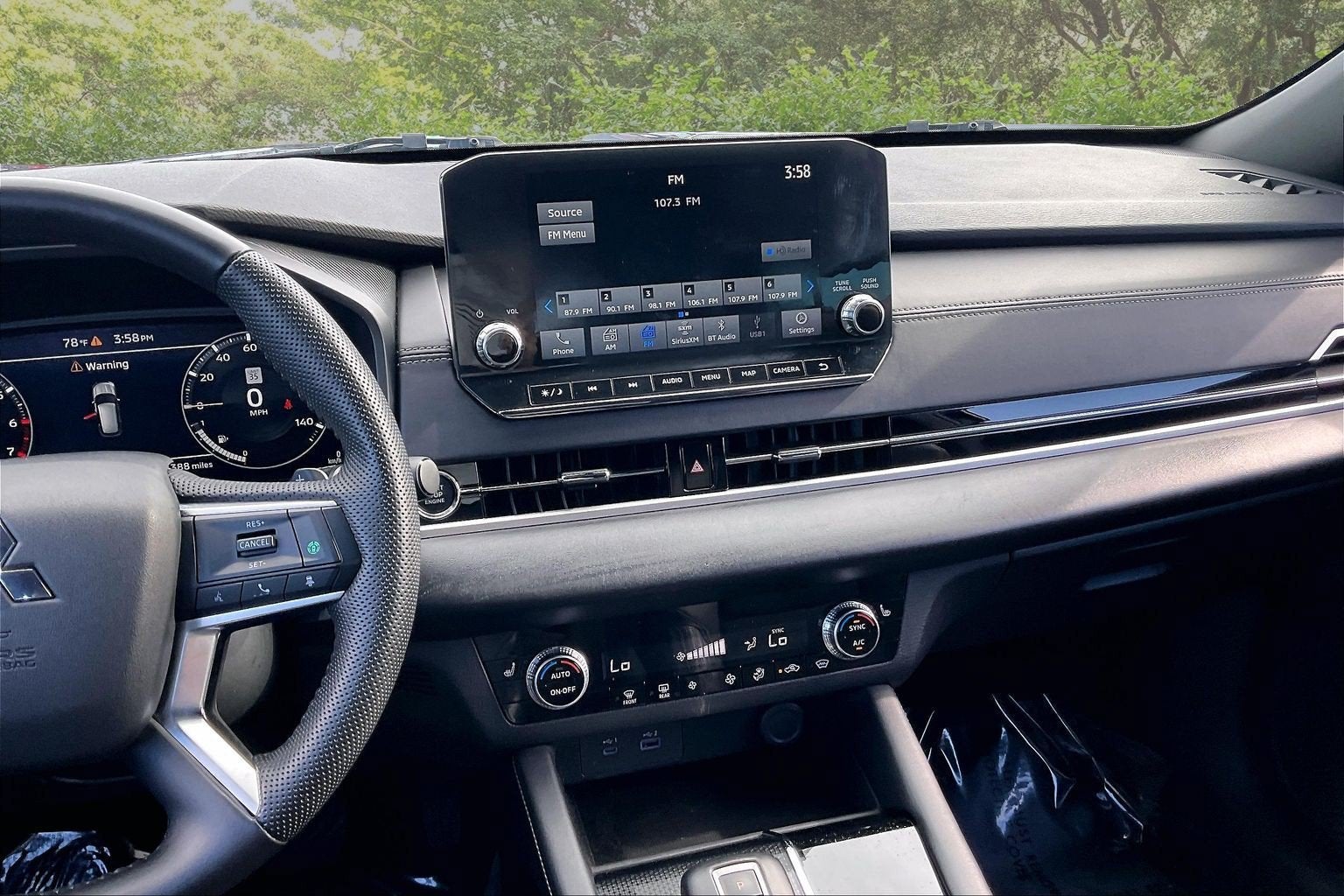 2023 Mitsubishi Outlander SE
