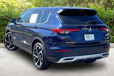 2024 Mitsubishi Outlander SE