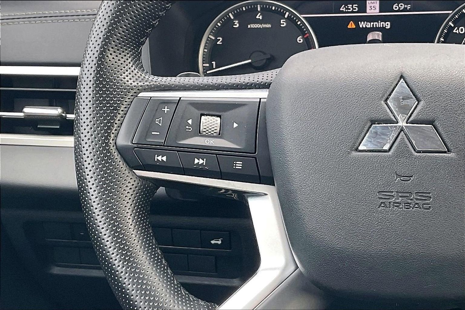 2024 Mitsubishi Outlander SE Black Edition S-AWC