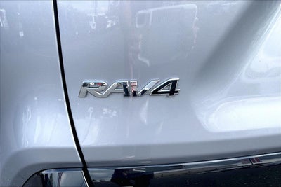 2022 Toyota RAV4 Hybrid SE