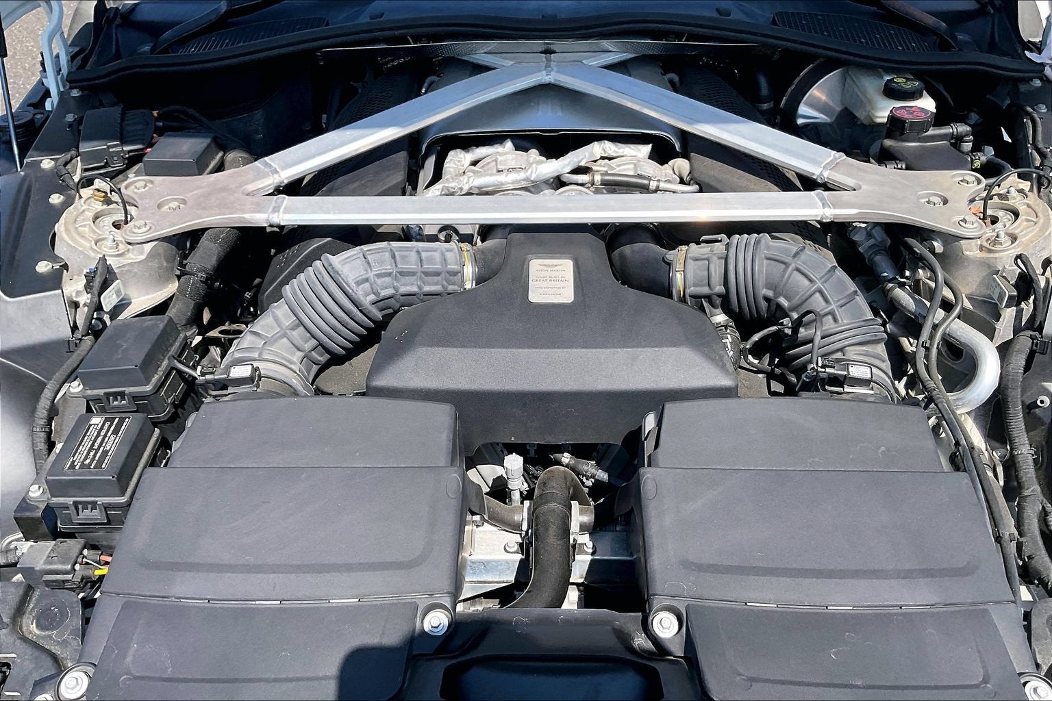2022 Aston Martin Vantage Base