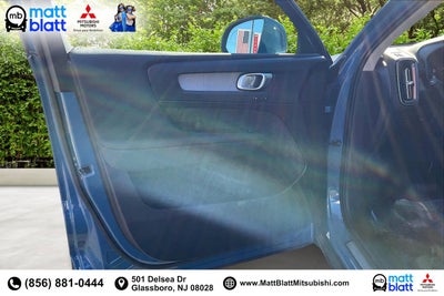 2025 Volvo XC40 Core Bright Theme