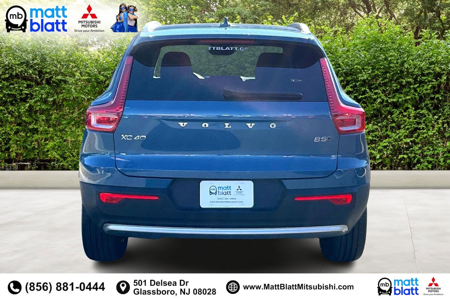 2025 Volvo XC40 Core Bright Theme