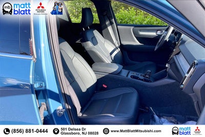 2025 Volvo XC40 Core Bright Theme