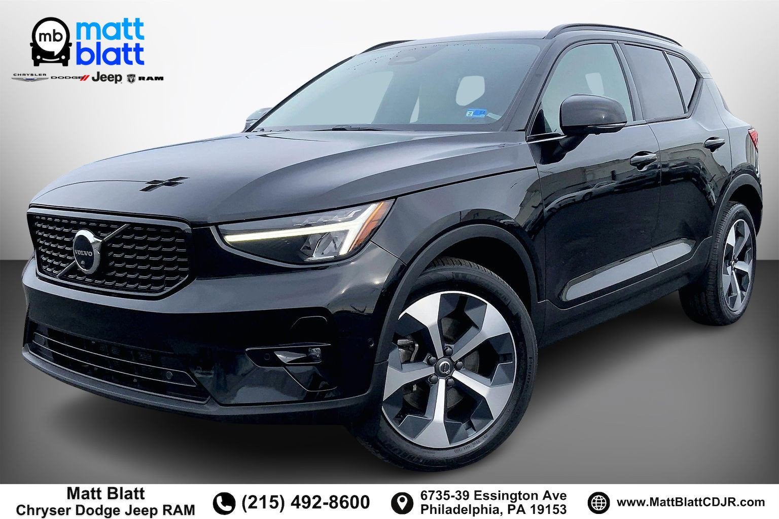 2023 Volvo XC40 Plus Dark Theme
