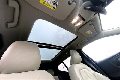 2023 Volvo XC40 Plus Dark Theme