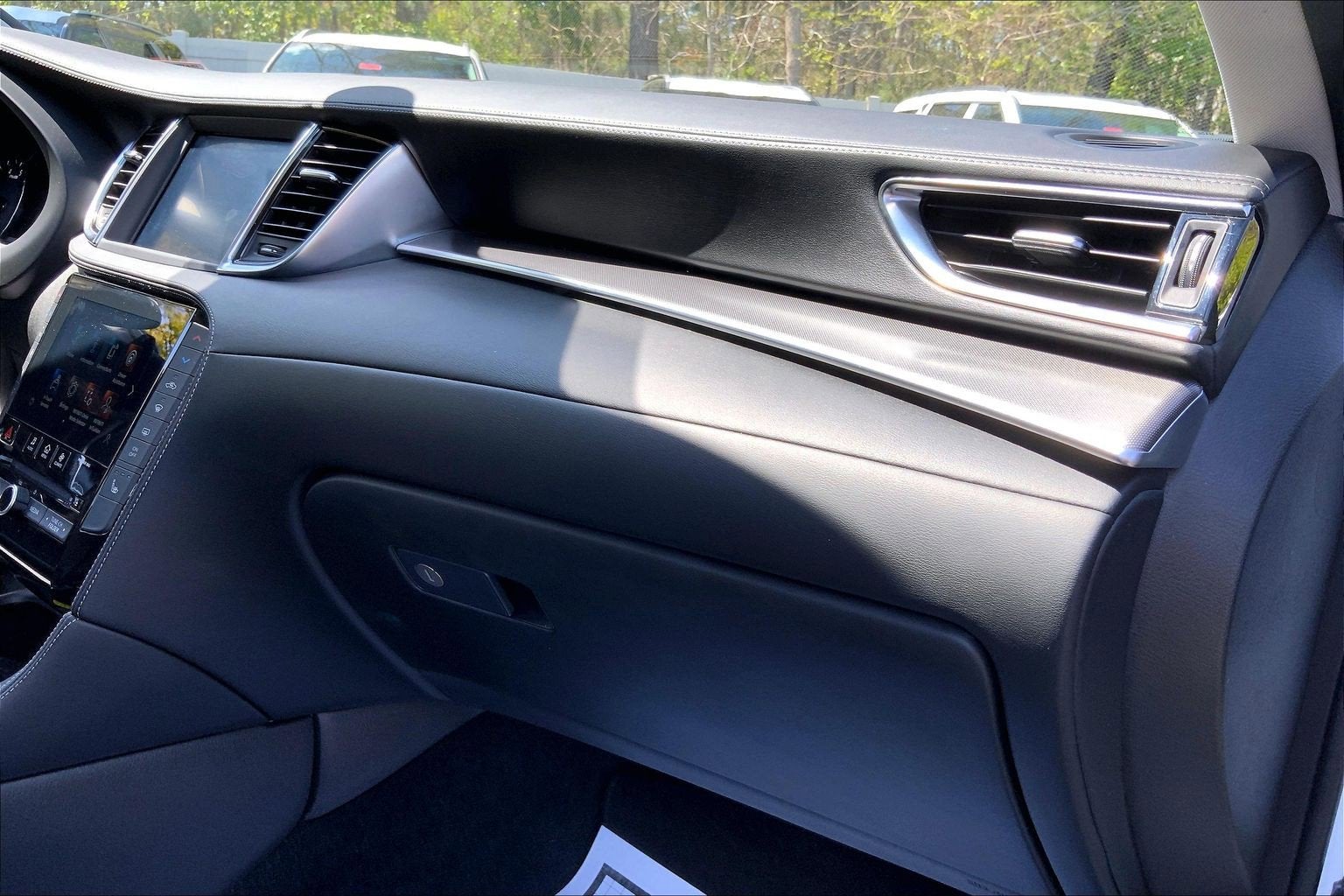 2023 INFINITI QX50 LUXE