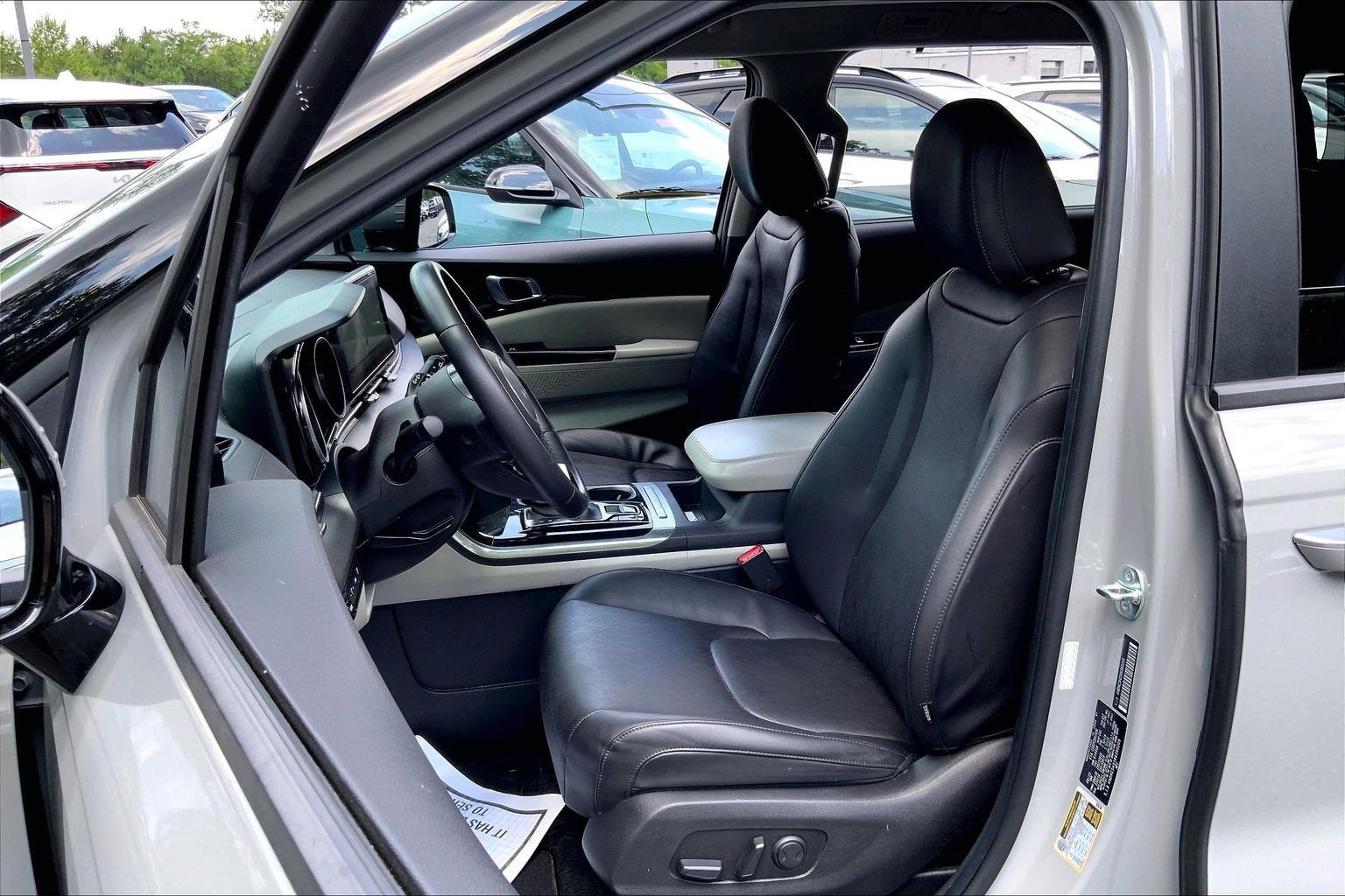 2024 Kia Carnival EX