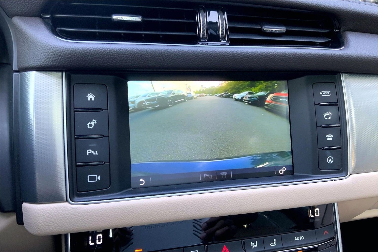 2018 Jaguar XF 25t Premium