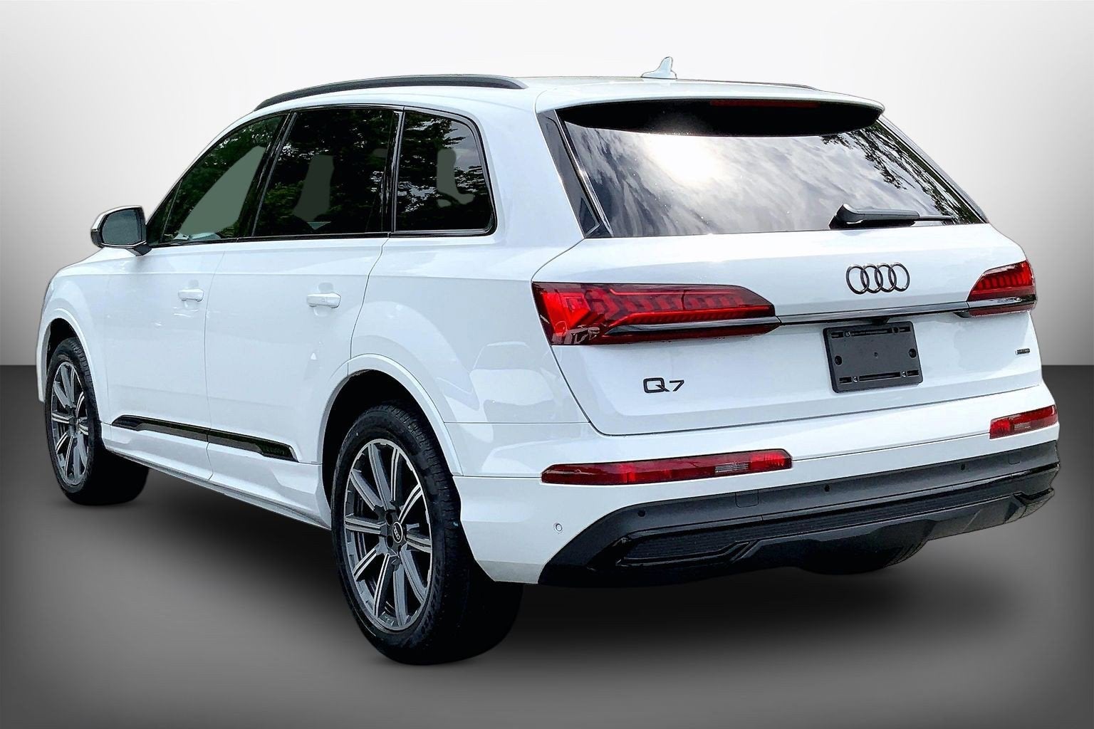 2022 Audi Q7 Premium Plus
