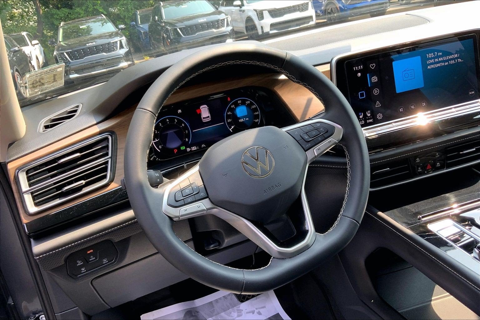 2024 Volkswagen Atlas 2.0T SE w/Technology